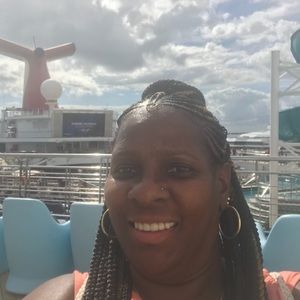 Meet your Posher, Denise